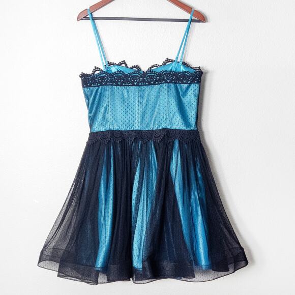 Betsey Johnson Party Dress Lace Detail Size 12 Y2K Partycore Satin - Picture 2 of 9